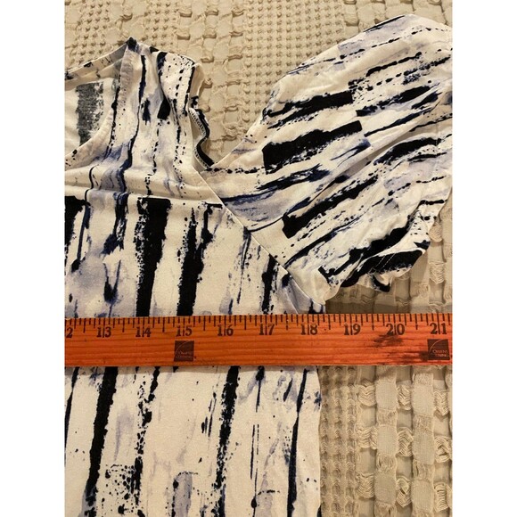 Womens Blouse ? Medium Navy Pattern Top Cold Shoulder + Stretch Short Sleeve - Picture 8 of 9